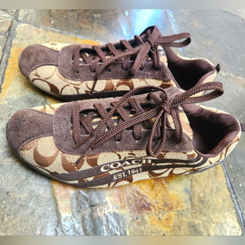 Coach sneakers in Excellent condition, size 6.5 - Picture 4 of 13